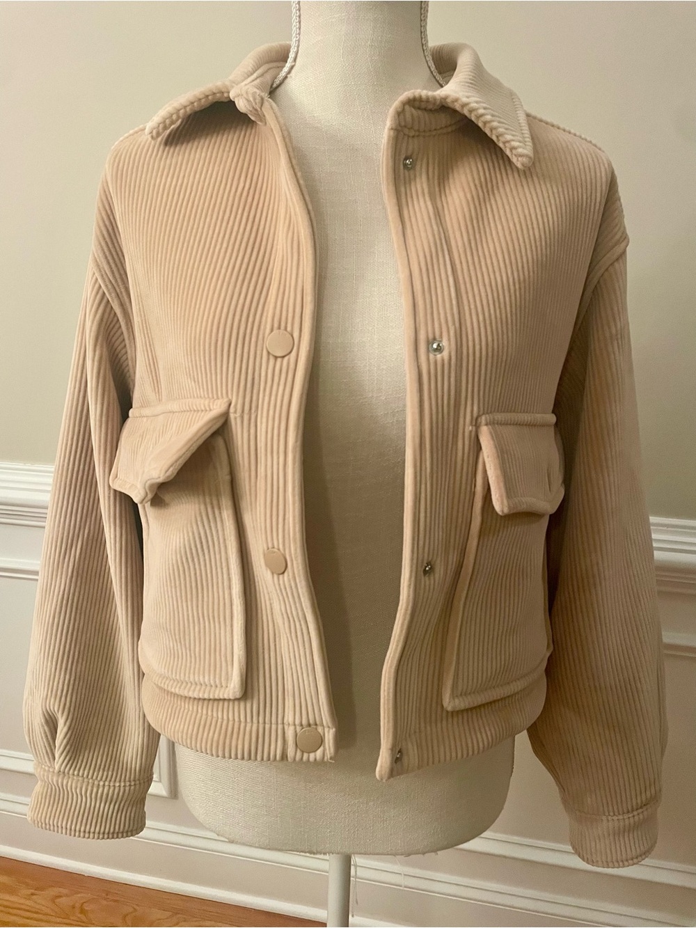 Elie Tahari Women’s Cream Tan Soft Textured Cropped Jacket Size Small